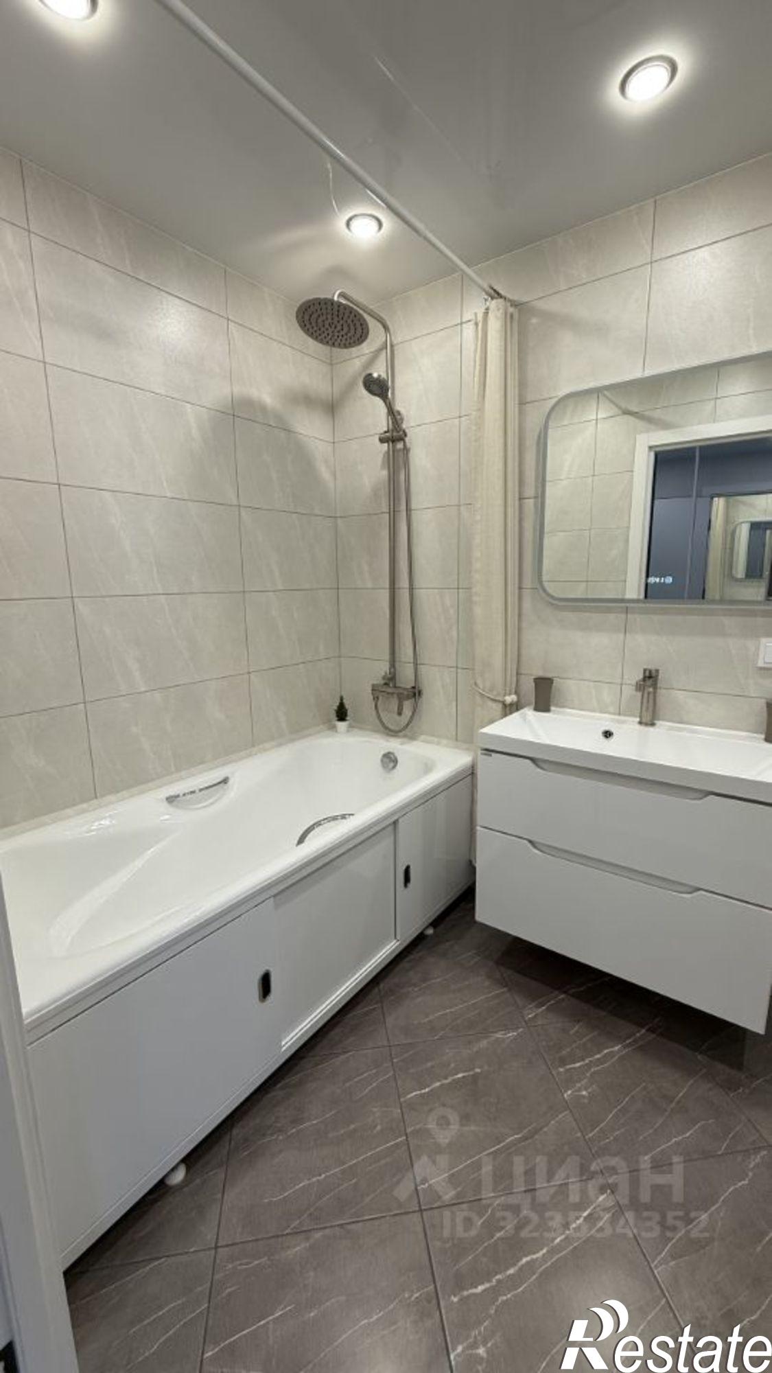 Сдать квартиру за 45 000 рублей на улица Приморского Комсомола, 33