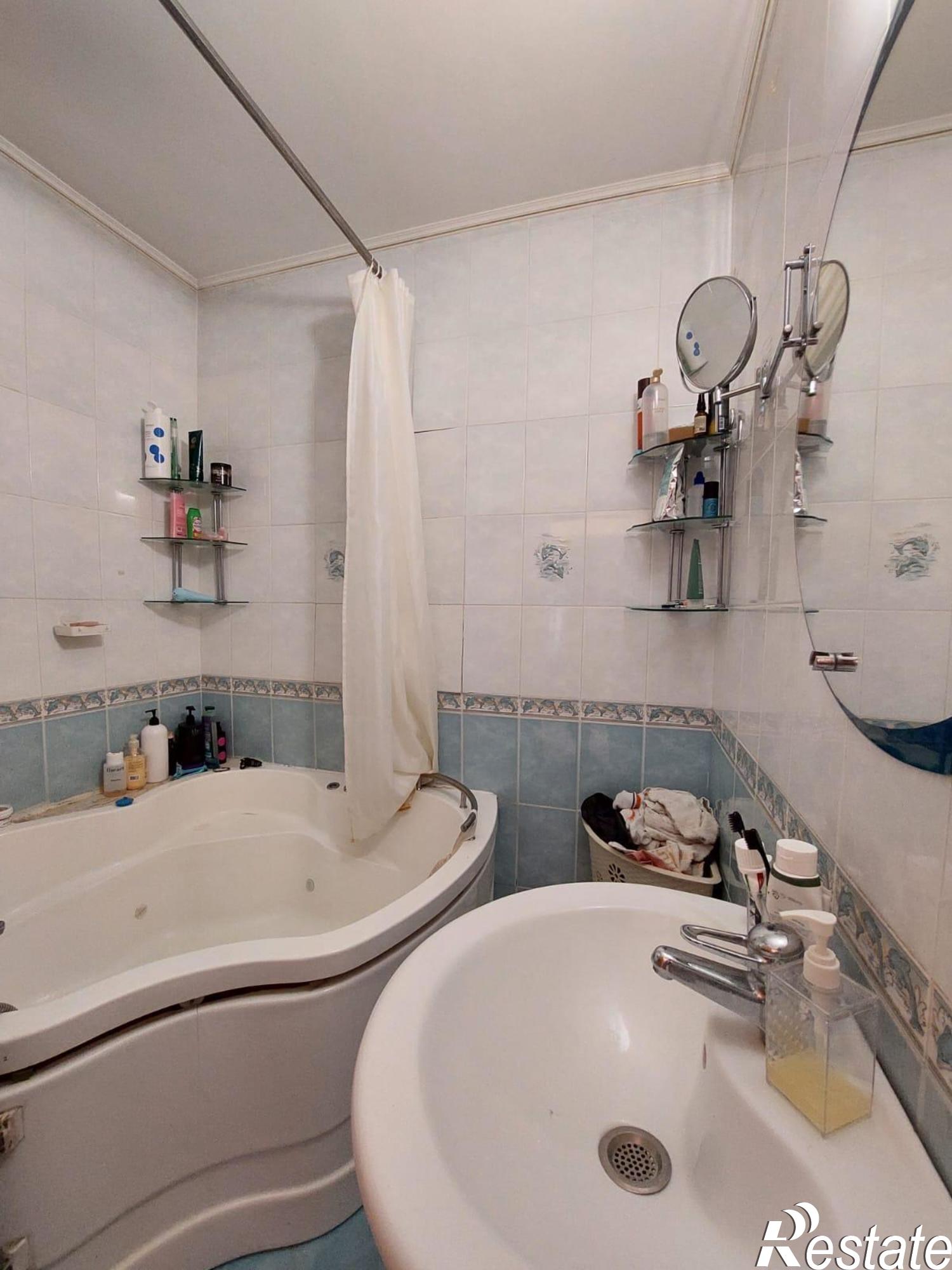 Купить квартиру за 6 550 000 рублей на квартал Второй Южный,Бокситогорская улица,43