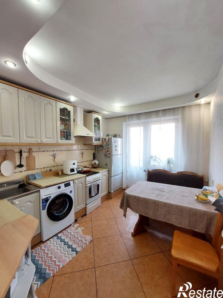 3-комн квартира квартал Второй Южный,Бокситогорская улица,43