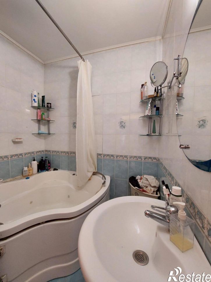 3-комн квартира квартал Второй Южный,Бокситогорская улица,43