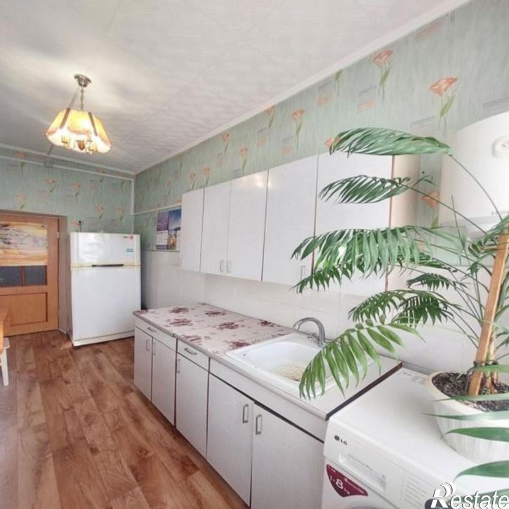 2-комн квартира квартал Ленинская,Владивостокская улица,18