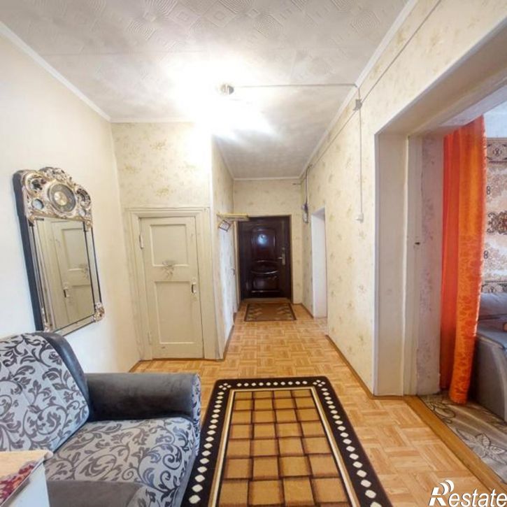 2-комн квартира квартал Ленинская,Владивостокская улица,18