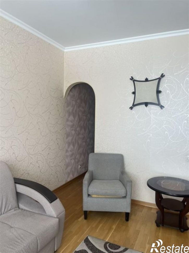 2-комн квартира 3-й микрорайон, 12